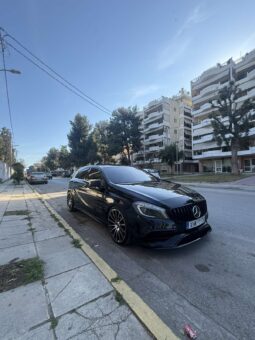 
										Mercedes-Benz A 180 full									