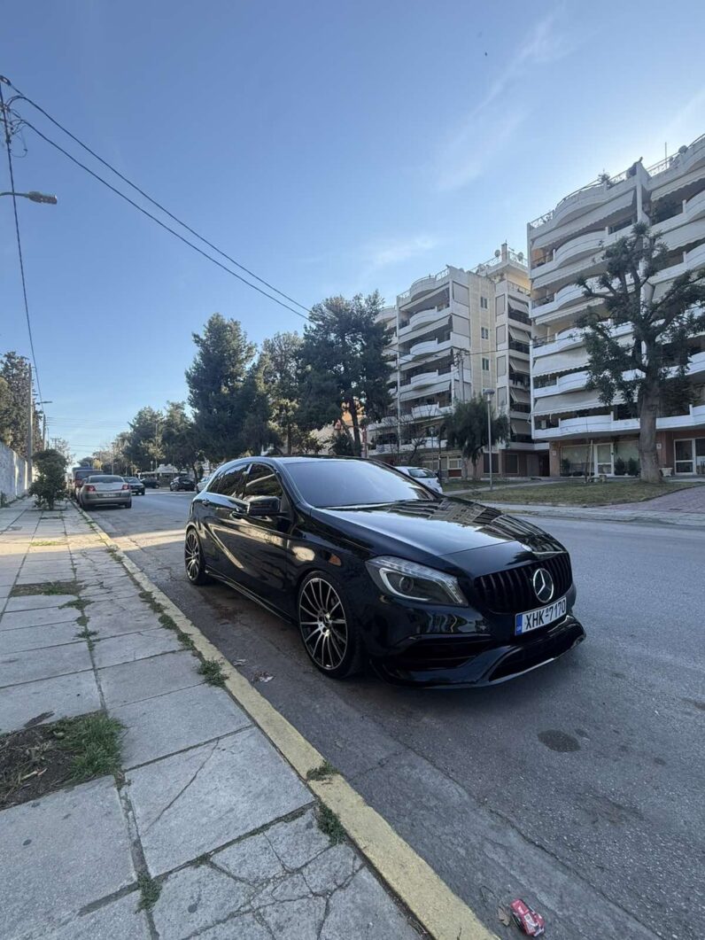 
								Mercedes-Benz A 180 full									
