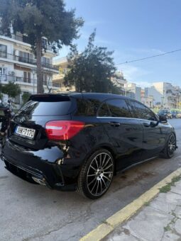 
										Mercedes-Benz A 180 full									
