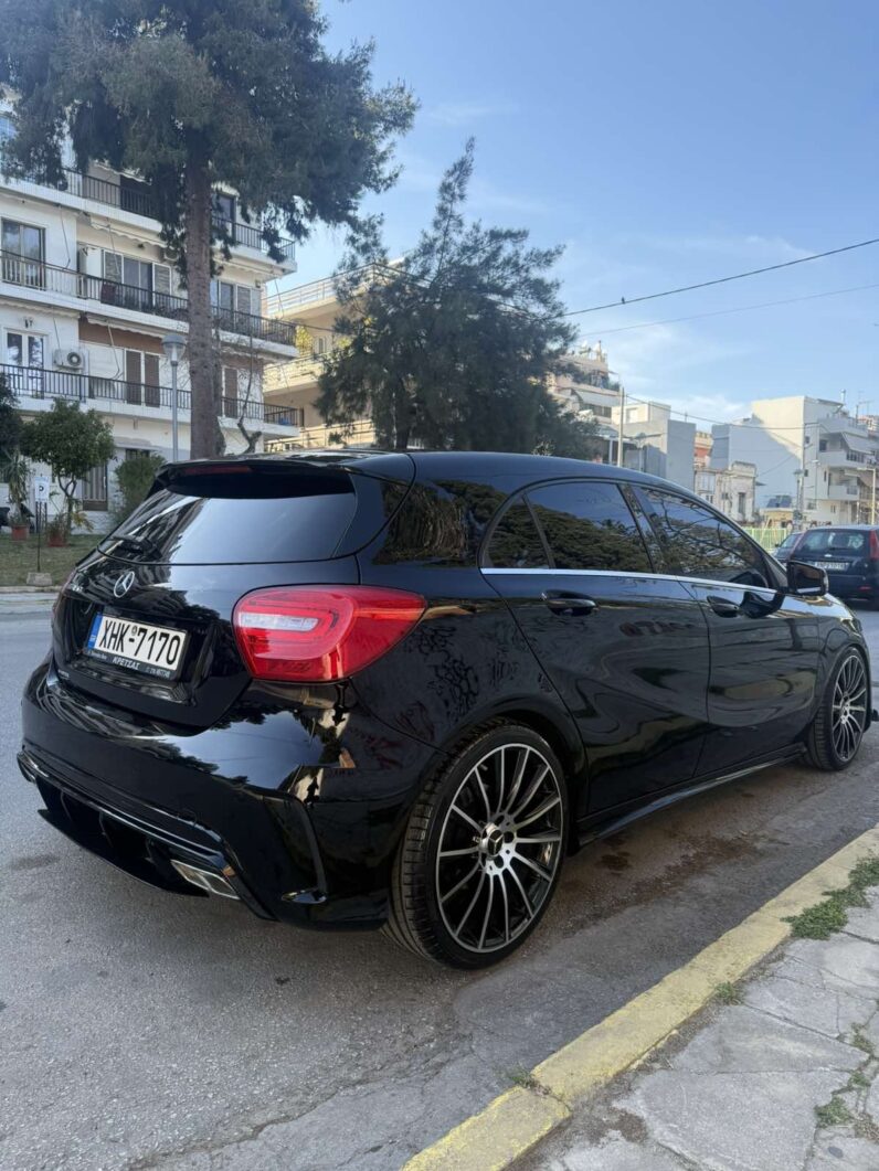 
								Mercedes-Benz A 180 full									