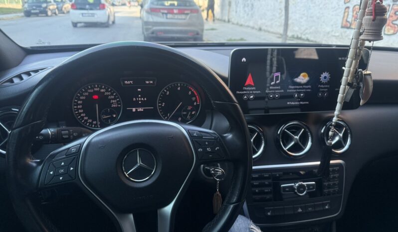 
								Mercedes-Benz A 180 full									
