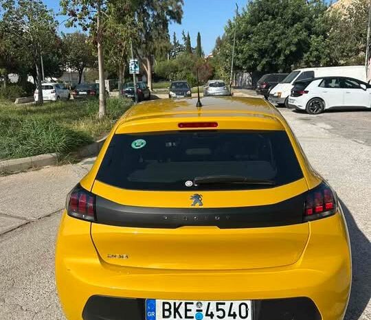 
								Peugeot 208 full									