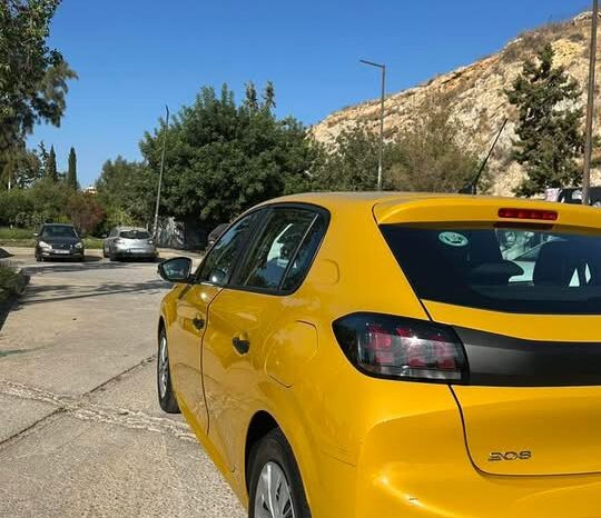 
								Peugeot 208 full									