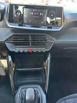 
										Peugeot 208 full									