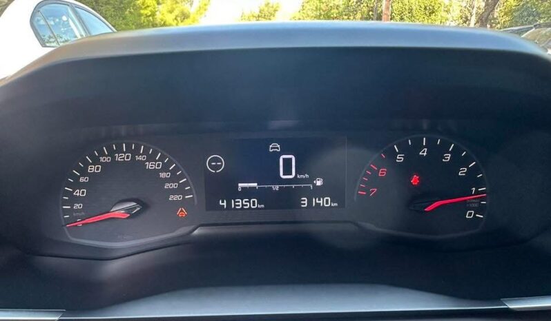 
								Peugeot 208 full									