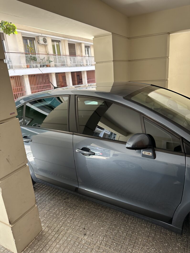 
								Citroen C4 Μπλέ full									