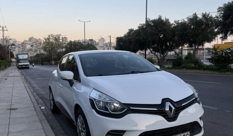 
								Renault Clio full									
