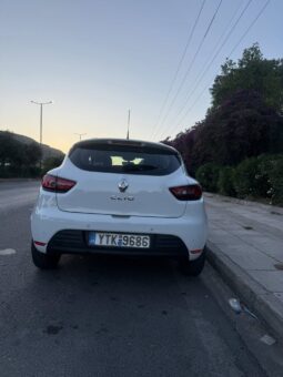 
										Renault Clio full									