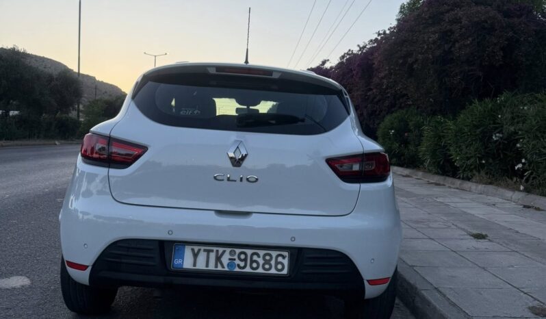 
								Renault Clio full									