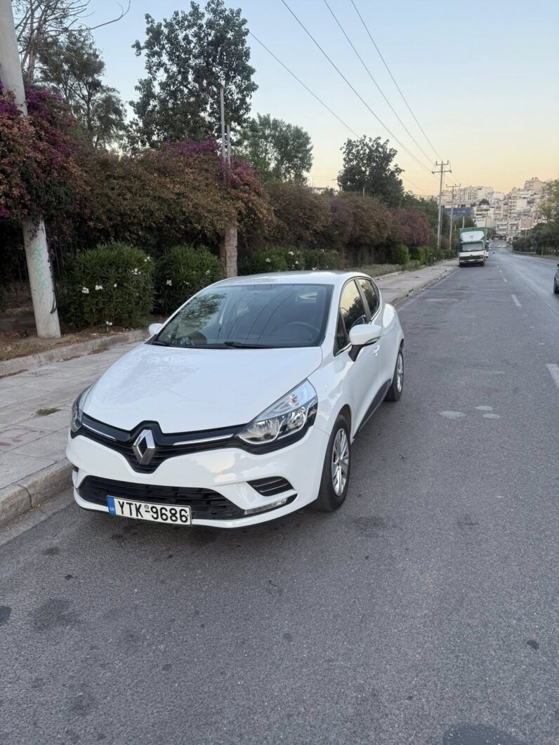 
								Renault Clio full									