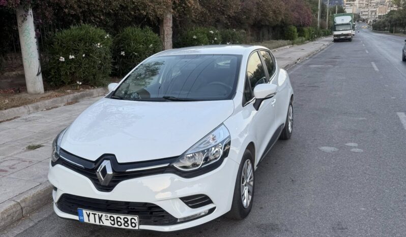 
								Renault Clio full									