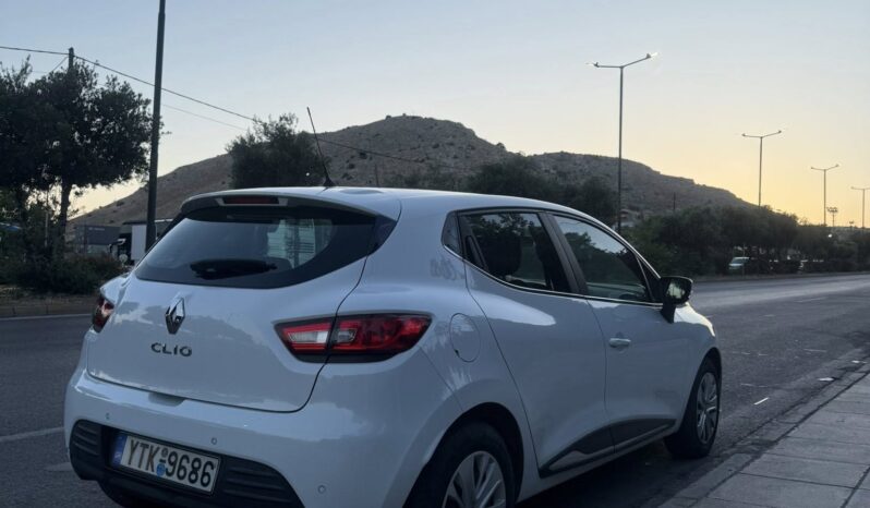 
								Renault Clio full									