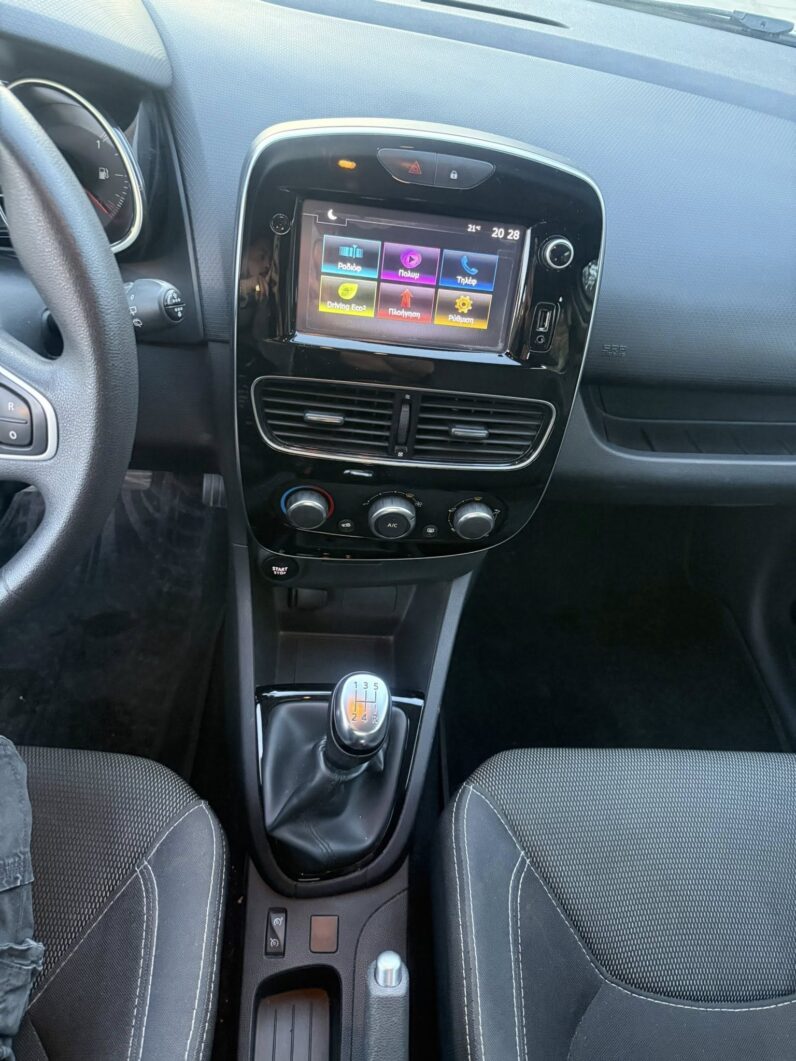 
								Renault Clio full									