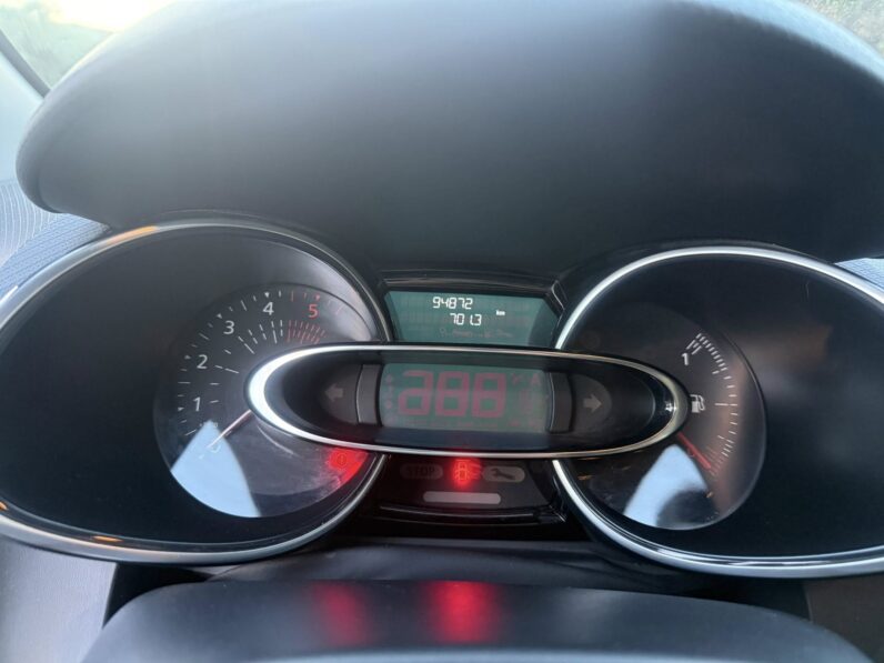 
								Renault Clio full									