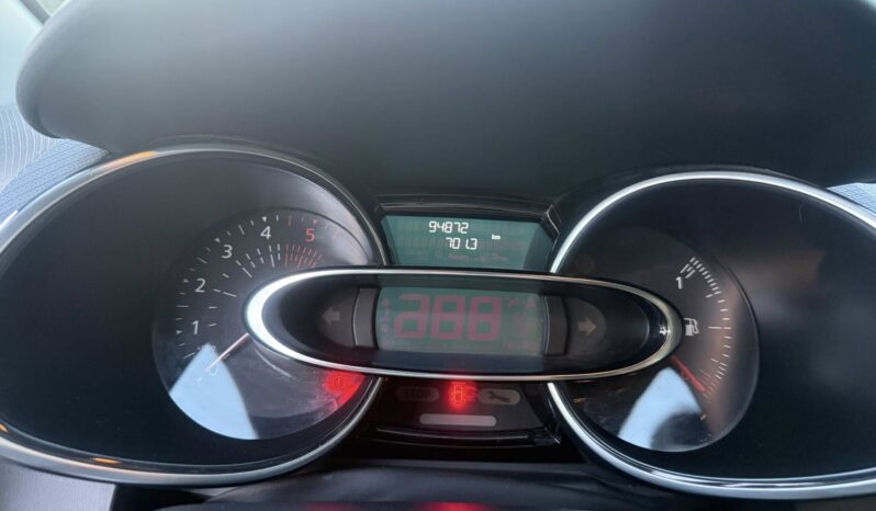 
								Renault Clio full									