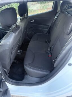 
										Renault Clio full									