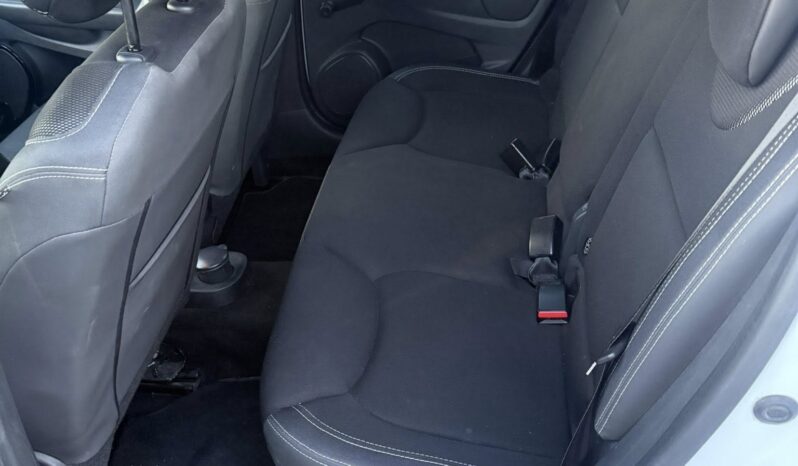 
								Renault Clio full									
