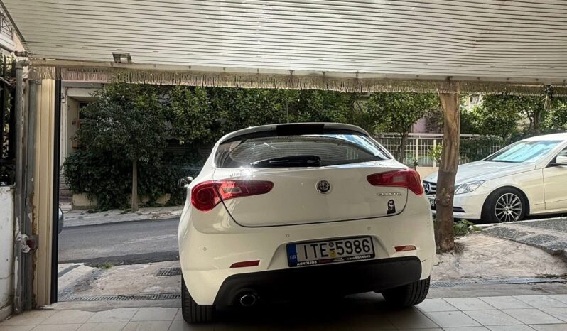 
								Alfa Romeo Giulietta full									