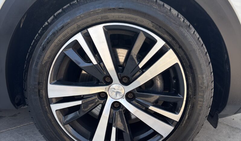 
								Peugeot 3008 1.2 PureTech Allure GT Line full									
