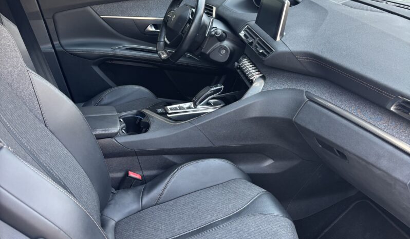 
								Peugeot 3008 1.2 PureTech Allure GT Line full									