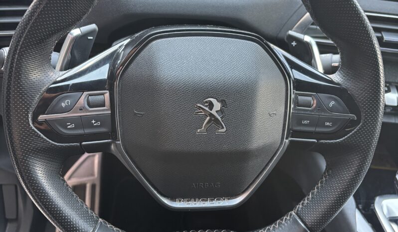 
								Peugeot 3008 1.2 PureTech Allure GT Line full									