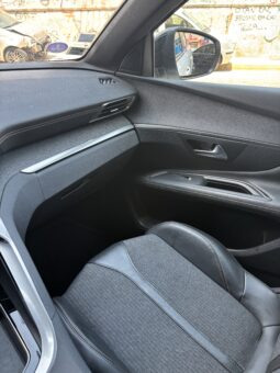 
										Peugeot 3008 1.2 PureTech Allure GT Line full									