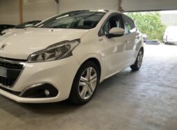 
										Peugeot 208 1.2 PureTech Signature 2018 full									