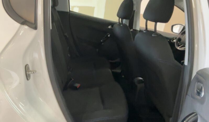 
								Peugeot 208 1.2 PureTech Signature 2018 full									